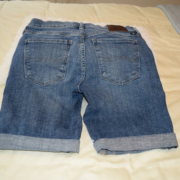 Lucky Brand Womens MID Rise Bermuda Jean Short in SUNBEAM  2/26 - Picture 6 of 8